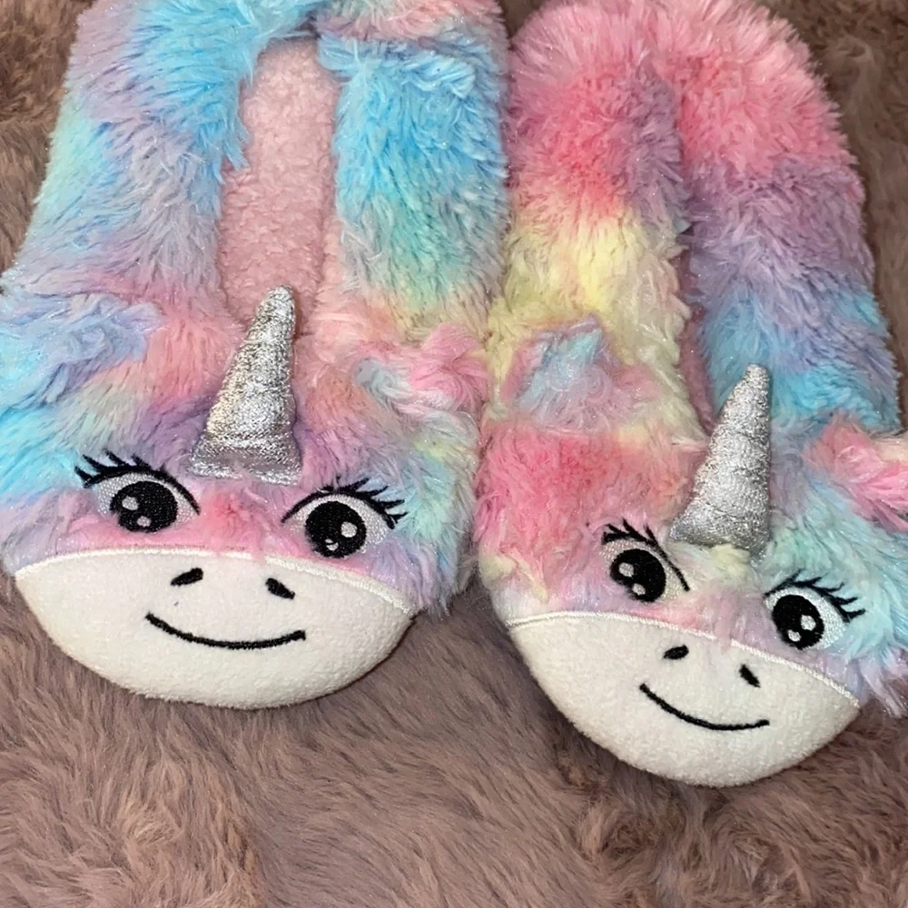 Pastel colorful unicorn fluffy soft comfy slippers girls size small 10.5 kids​
